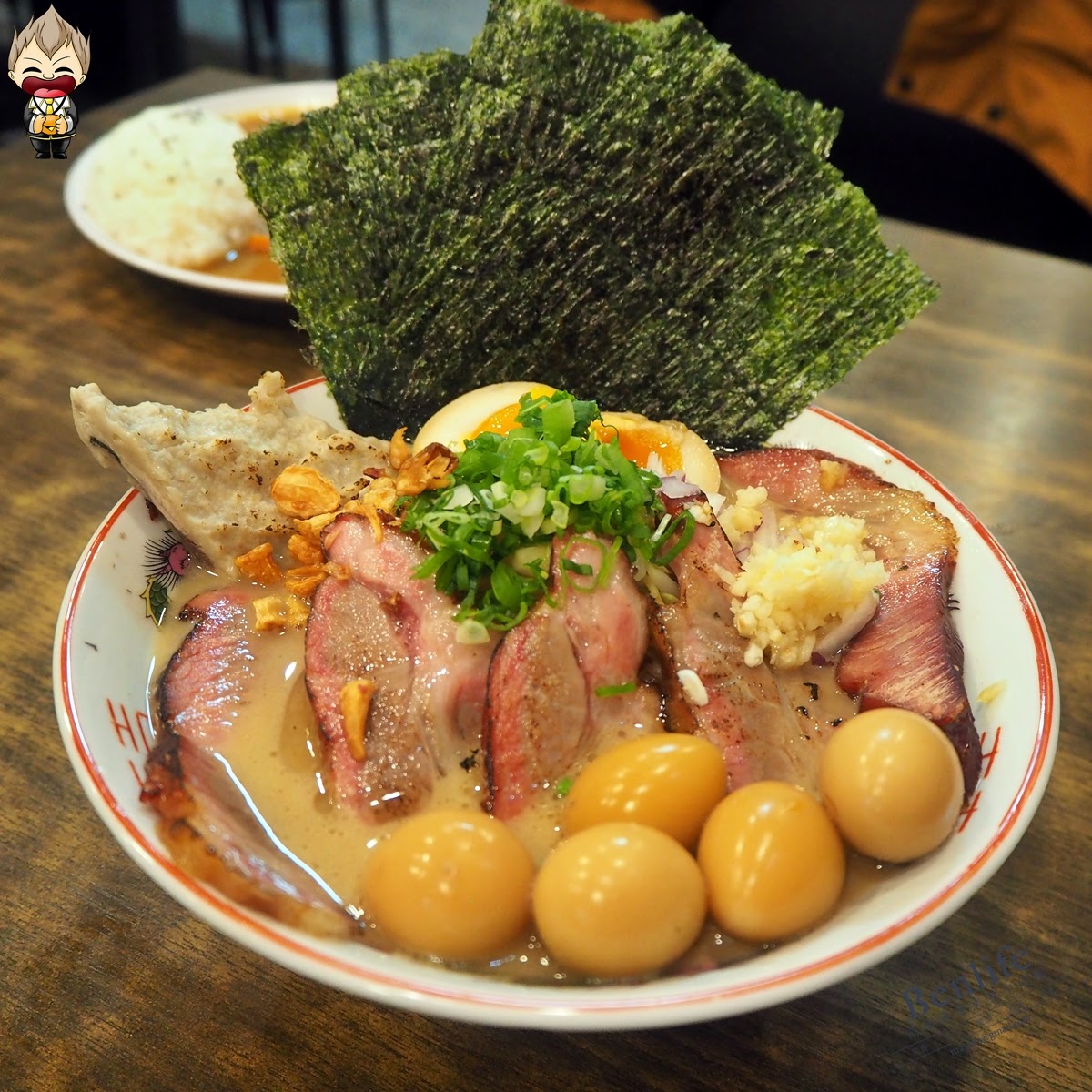 【高雄美食】麵場小船 虱目魚加入拉麵湯頭！？ 五甲自強夜市天天人潮洶湧 誰說夜市不能有好拉麵！