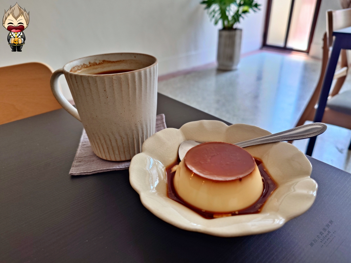 【高雄美食】鹿聊咖啡 Lù Liáo 深夜也能待 100號布丁好吃到舔杯底 插座WiFi通通有 下午時二樓光影美到怎麼拍都是神作品 24 【高雄美食】鹿聊咖啡 Lù Liáo 深夜也能待 100號布丁好吃到舔杯底 插座WiFi通通有 下午時二樓光影美到怎麼拍都是神作品