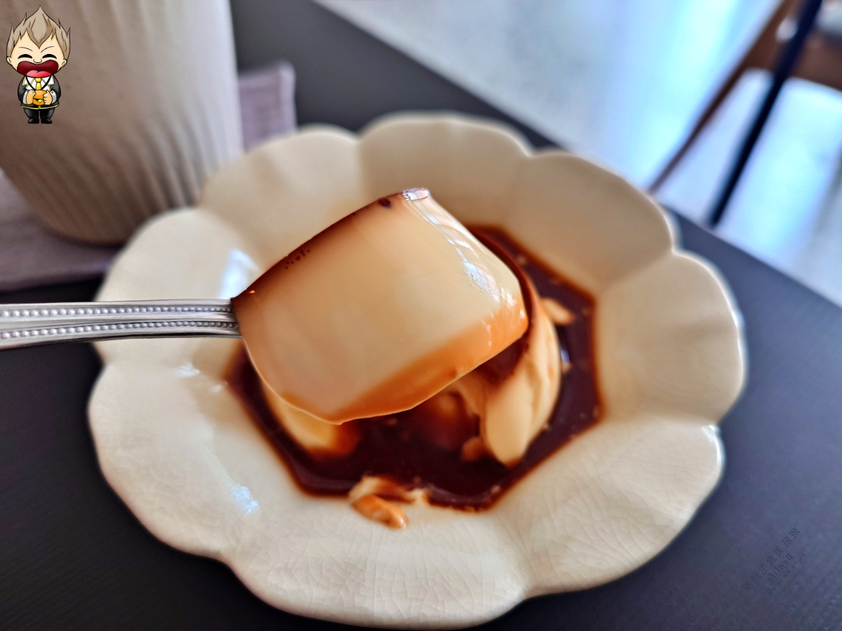 【高雄美食】鹿聊咖啡 Lù Liáo 深夜也能待 100號布丁好吃到舔杯底 插座WiFi通通有 下午時二樓光影美到怎麼拍都是神作品 26 【高雄美食】鹿聊咖啡 Lù Liáo 深夜也能待 100號布丁好吃到舔杯底 插座WiFi通通有 下午時二樓光影美到怎麼拍都是神作品