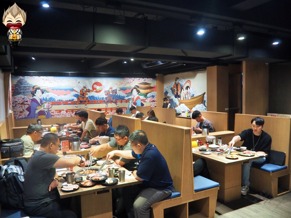 【高雄美食】秘町無煙炭火燒肉七賢店 社長之宴爽吃美國安格斯肋眼牛排 依比利豬梅花豬排 蔥鹽牛舌 桂丁雞松坂肉 還有多款冰淇淋讓你選擇性障礙