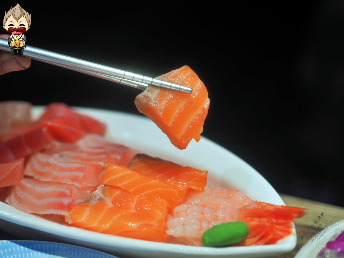【高雄美食】秘町無煙炭火燒肉七賢店 社長之宴爽吃美國安格斯肋眼牛排 依比利豬梅花豬排 蔥鹽牛舌 桂丁雞松坂肉 還有多款冰淇淋讓你選擇性障礙