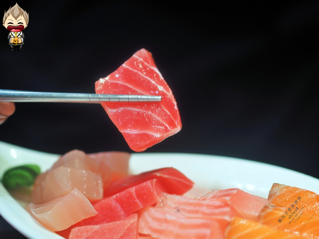 【高雄美食】秘町無煙炭火燒肉七賢店 社長之宴爽吃美國安格斯肋眼牛排 依比利豬梅花豬排 蔥鹽牛舌 桂丁雞松坂肉 還有多款冰淇淋讓你選擇性障礙