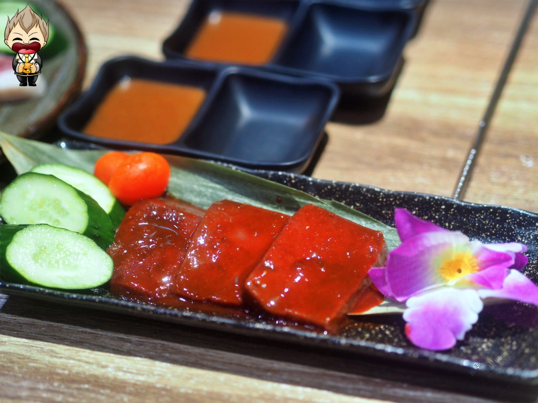 【高雄美食】秘町無煙炭火燒肉七賢店 社長之宴爽吃美國安格斯肋眼牛排 依比利豬梅花豬排 蔥鹽牛舌 桂丁雞松坂肉 還有多款冰淇淋讓你選擇性障礙