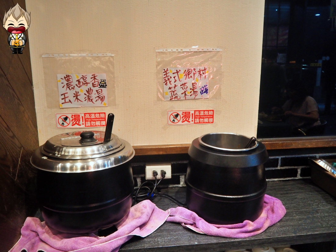 【高雄美食】驚蟄洋食坊 100%原塊肉定勝負 誰說平價牛排不能很美味 自助吧也品質顧得很好 沒有濫竽充數的呈現 附近還有公有停車場很方便 2025最新菜單優惠