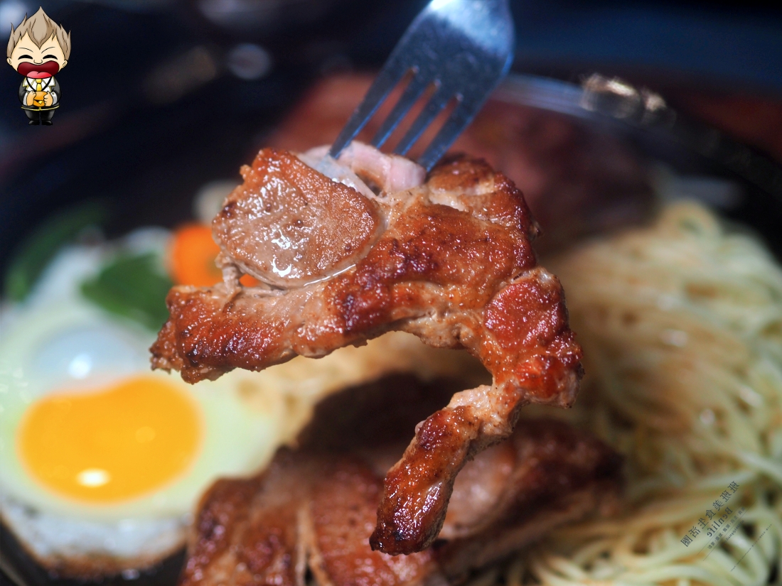 【高雄美食】驚蟄洋食坊 100%原塊肉定勝負 誰說平價牛排不能很美味 自助吧也品質顧得很好 沒有濫竽充數的呈現 附近還有公有停車場很方便 2025最新菜單優惠