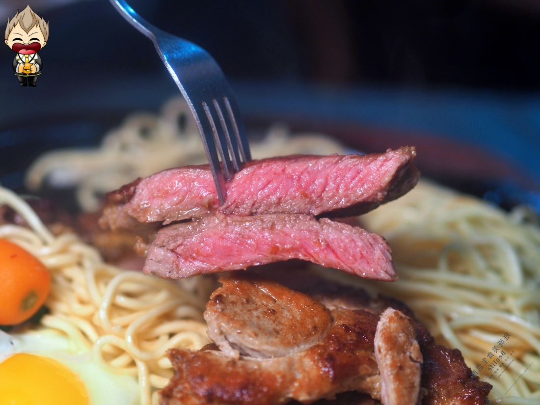 【高雄美食】驚蟄洋食坊 100%原塊肉定勝負 誰說平價牛排不能很美味 自助吧也品質顧得很好 沒有濫竽充數的呈現 附近還有公有停車場很方便 2025最新菜單優惠