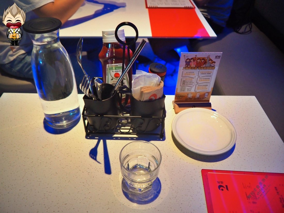 【高雄美食】貳樓 Second Floor 高雄夢時代店 第二間裝潢走海洋夜店風格 經典早午餐表現很棒 用餐體驗也挺好 8 【高雄美食】貳樓 Second Floor 高雄夢時代店 第二間裝潢走海洋夜店風格 經典早午餐表現很棒 用餐體驗也挺好