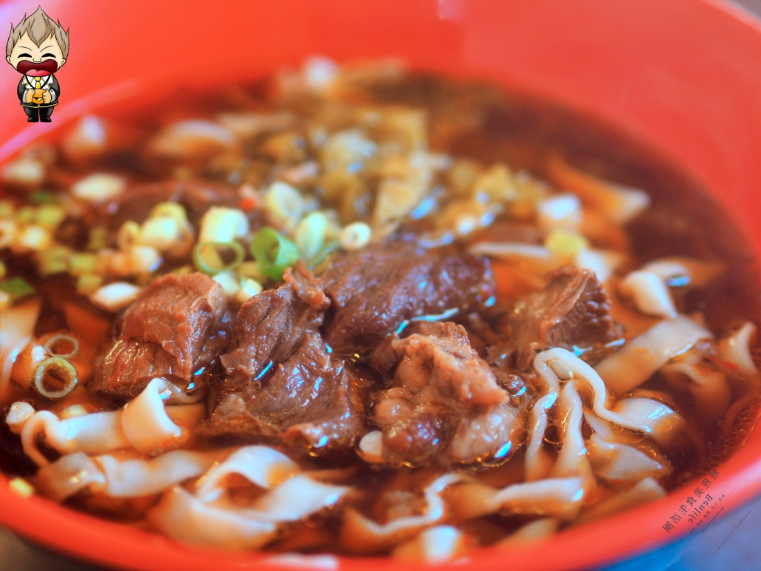 【高雄美食】旗津吉祥街牛肉麵 湯頭清甜帶中藥香 搭配酸菜超開胃 牛肝小菜，淋點烏醋超香