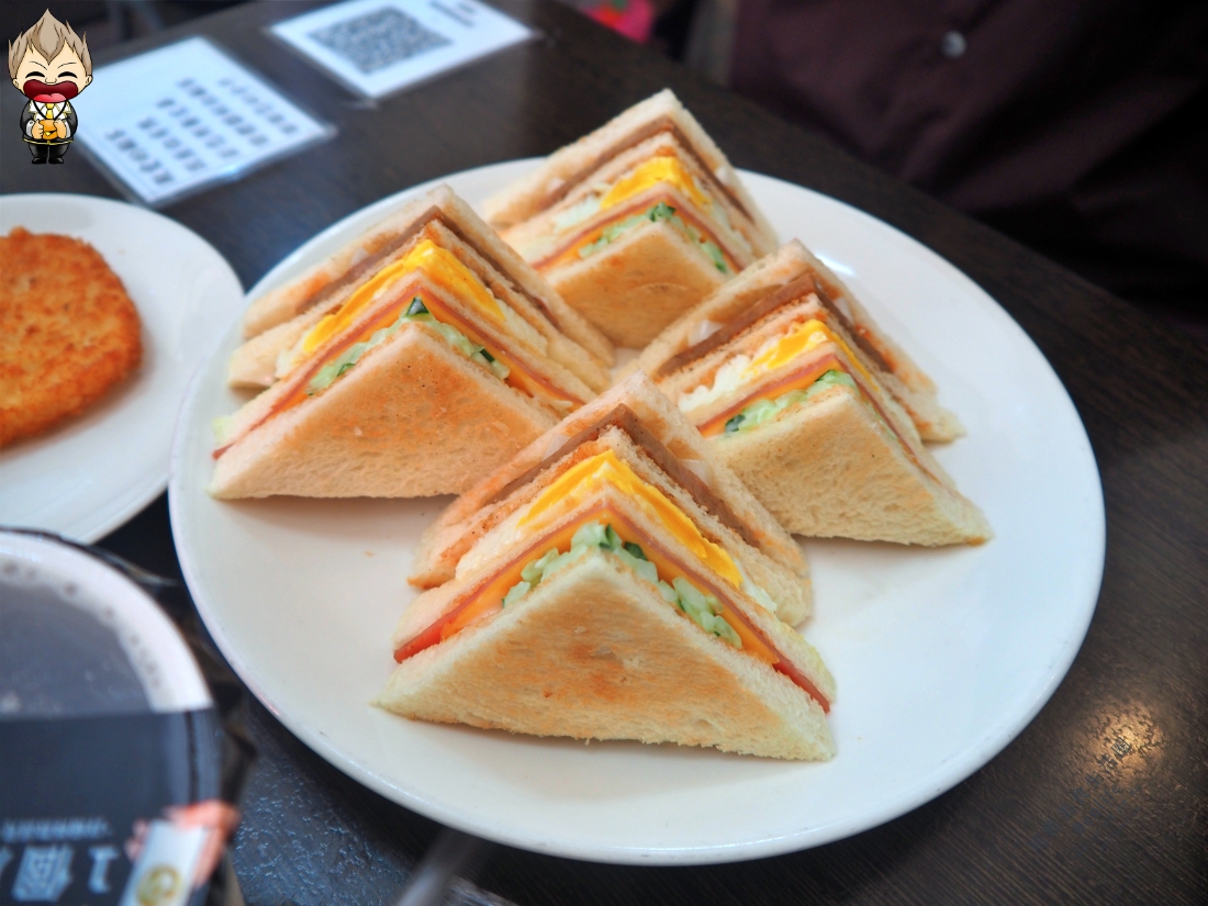 【高雄旅遊】蓮潭泮水荷香x龍虎任我行 從早吃到晚 從燒餅到漢堡 咖啡廳喝下午茶 青草茶透心涼 11 【高雄旅遊】蓮潭泮水荷香x龍虎任我行 從早吃到晚 從燒餅到漢堡 咖啡廳喝下午茶 青草茶透心涼