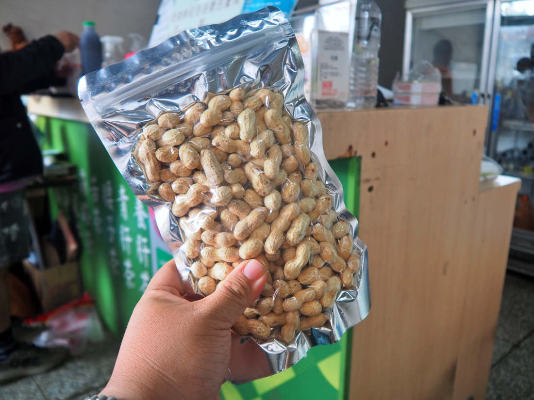 【高雄旅遊】蓮潭泮水荷香x龍虎任我行 從早吃到晚 從燒餅到漢堡 咖啡廳喝下午茶 青草茶透心涼 27 【高雄旅遊】蓮潭泮水荷香x龍虎任我行 從早吃到晚 從燒餅到漢堡 咖啡廳喝下午茶 青草茶透心涼