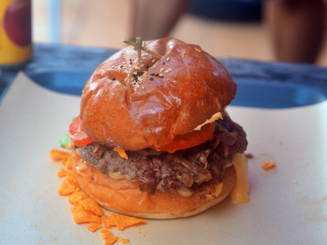 【高雄旅遊】蓮潭泮水荷香x龍虎任我行 從早吃到晚 從燒餅到漢堡 咖啡廳喝下午茶 青草茶透心涼 39 【高雄旅遊】蓮潭泮水荷香x龍虎任我行 從早吃到晚 從燒餅到漢堡 咖啡廳喝下午茶 青草茶透心涼