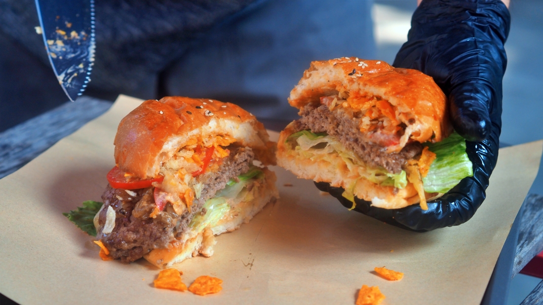 【高雄旅遊】蓮潭泮水荷香x龍虎任我行 從早吃到晚 從燒餅到漢堡 咖啡廳喝下午茶 青草茶透心涼 40 【高雄旅遊】蓮潭泮水荷香x龍虎任我行 從早吃到晚 從燒餅到漢堡 咖啡廳喝下午茶 青草茶透心涼