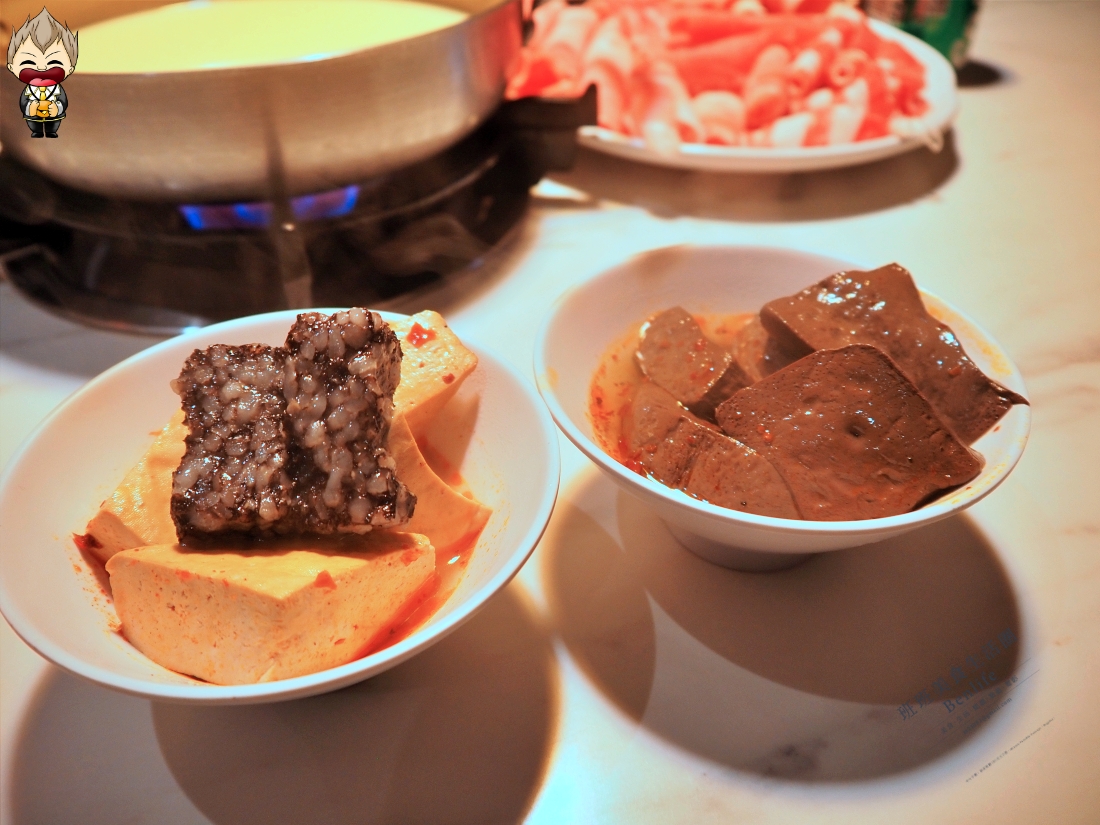 【高雄美食】青木堂鍋物CING MU TAN左營店 晚餐不用500元就能爽吃8款原塊現切肉品 主推奶香起司、麻辣湯底 高雄平價吃到飽推薦