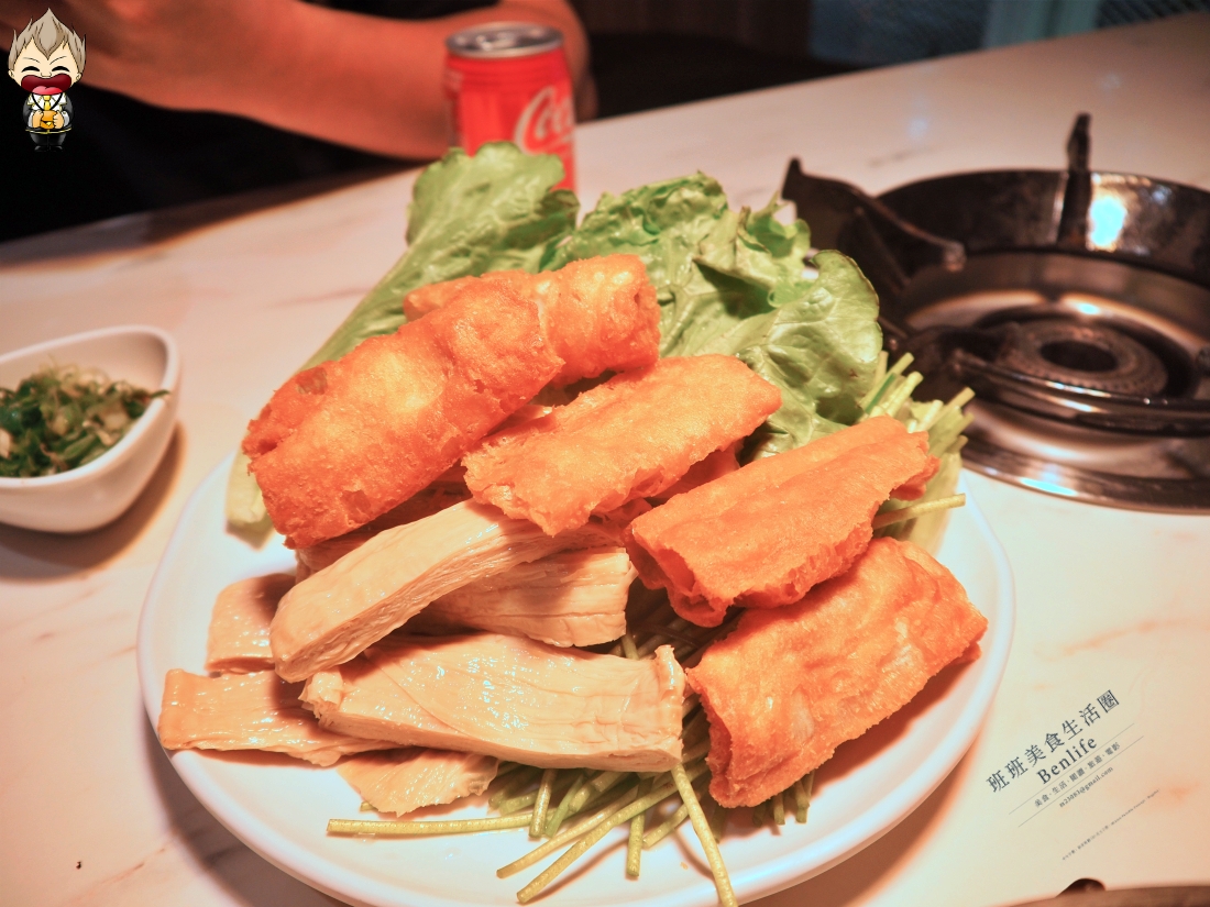 【高雄美食】青木堂鍋物CING MU TAN左營店 晚餐不用500元就能爽吃8款原塊現切肉品 主推奶香起司、麻辣湯底 高雄平價吃到飽推薦